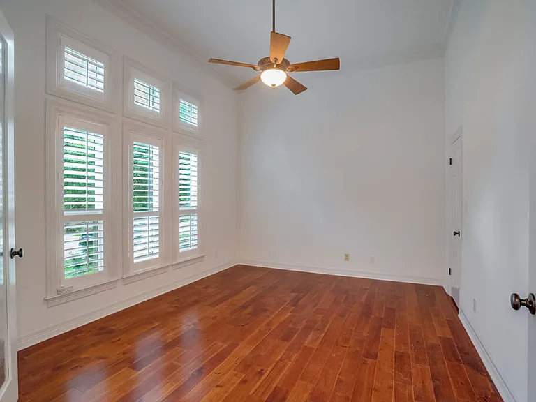 10200 Treasure Island Dr — Photo 3