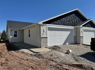 830 Highland Park Rd #832, Neenah, WI 54956