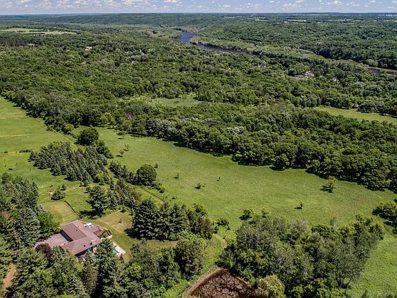 5th image of 380 Oak Knoll Dr