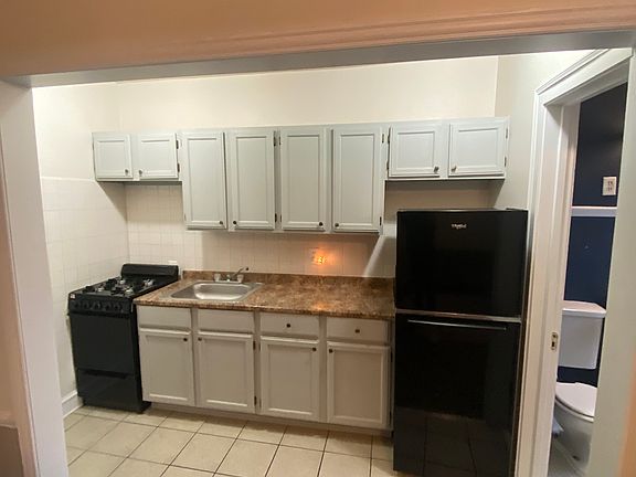 2nd image of 5303 N Ashland Ave #302
