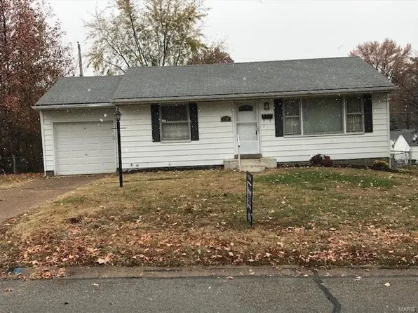 1509 Comet Dr, Saint Louis, MO 63137
