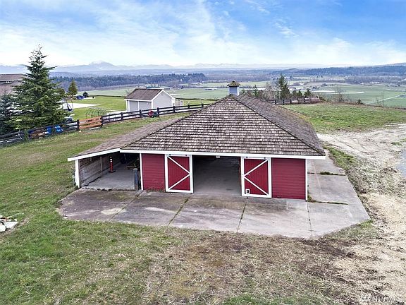 3 Stall Barn with Extra Storage Space