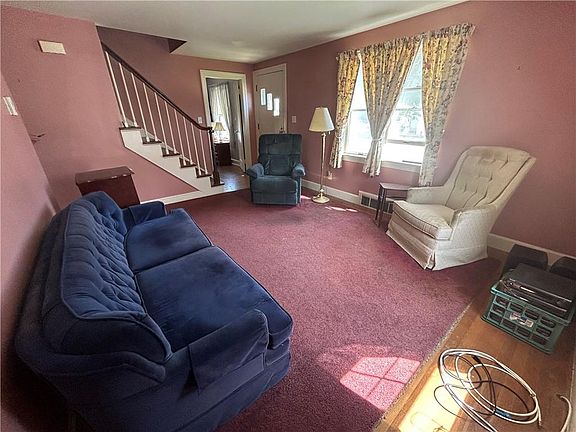 3rd image of 159 Burgess Ave