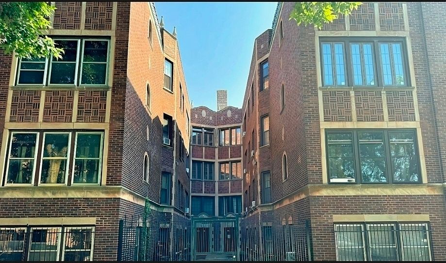 1st image of 815 E 53rd St APT 3
