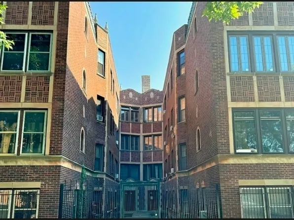 815 E 53rd St APT 3, Chicago, IL 60615