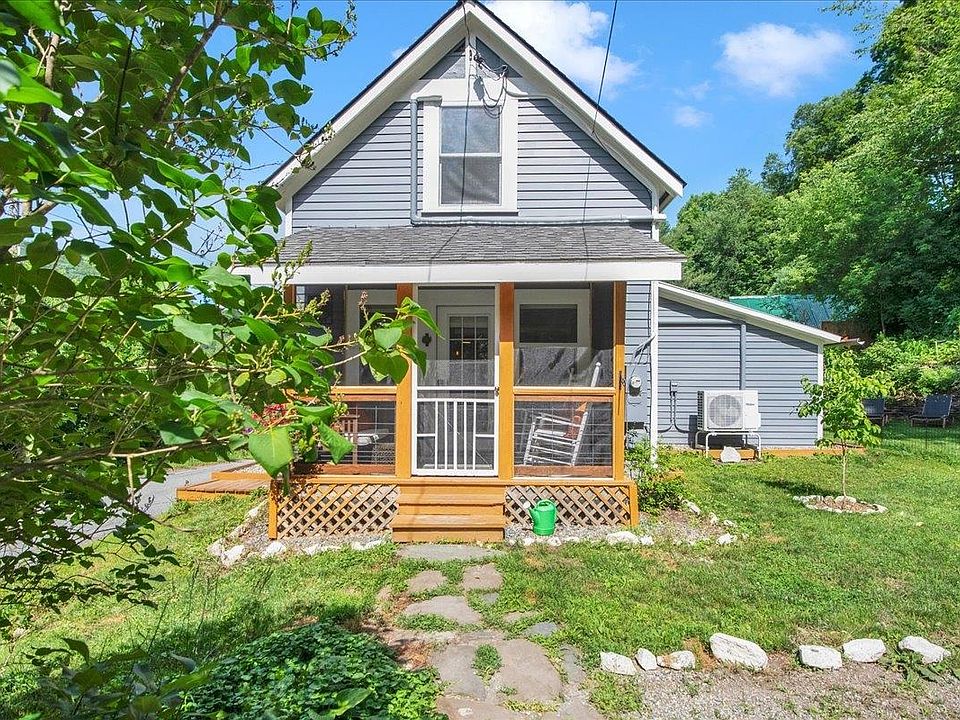 1st image of 46 ST Hyacinth Street