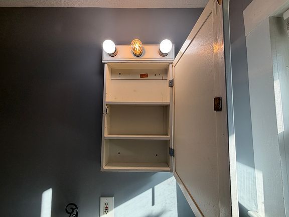 5th image of 532 Taylor Ave
