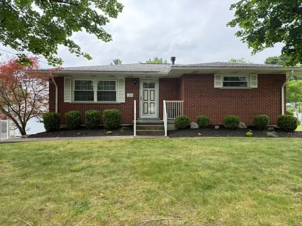 126 Birch St, Daniels, WV 25832