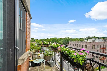 Sold by Avenue Sotheby's International Realty