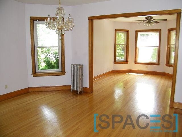 1st image of 1400 W Belle Plaine Ave APT 1
