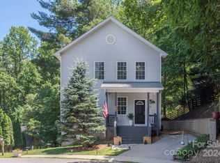 31 Grove Garden Ave, Candler, NC 28715