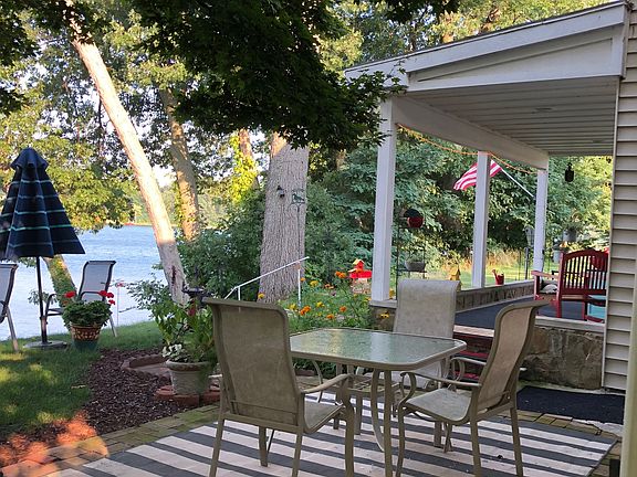 2nd image of 105 Sunnyside Dr