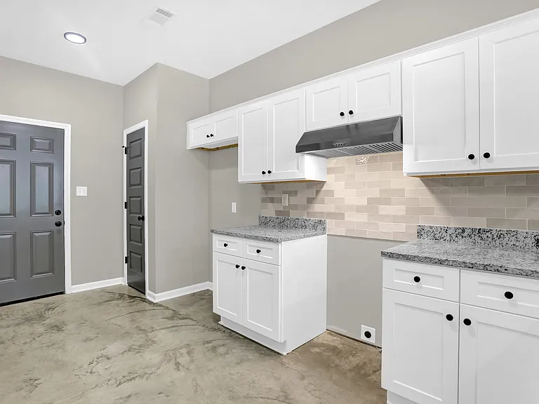680 Boston St — Photo 10