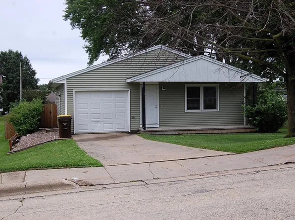 407 N Prospect St, Maquoketa, IA 52060