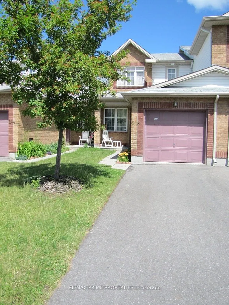 3 bed, $2,900 — Photo 1