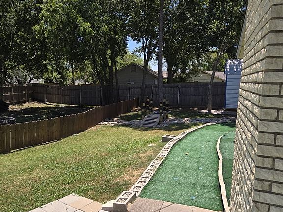 3rd image of 2420 Timberlake Dr