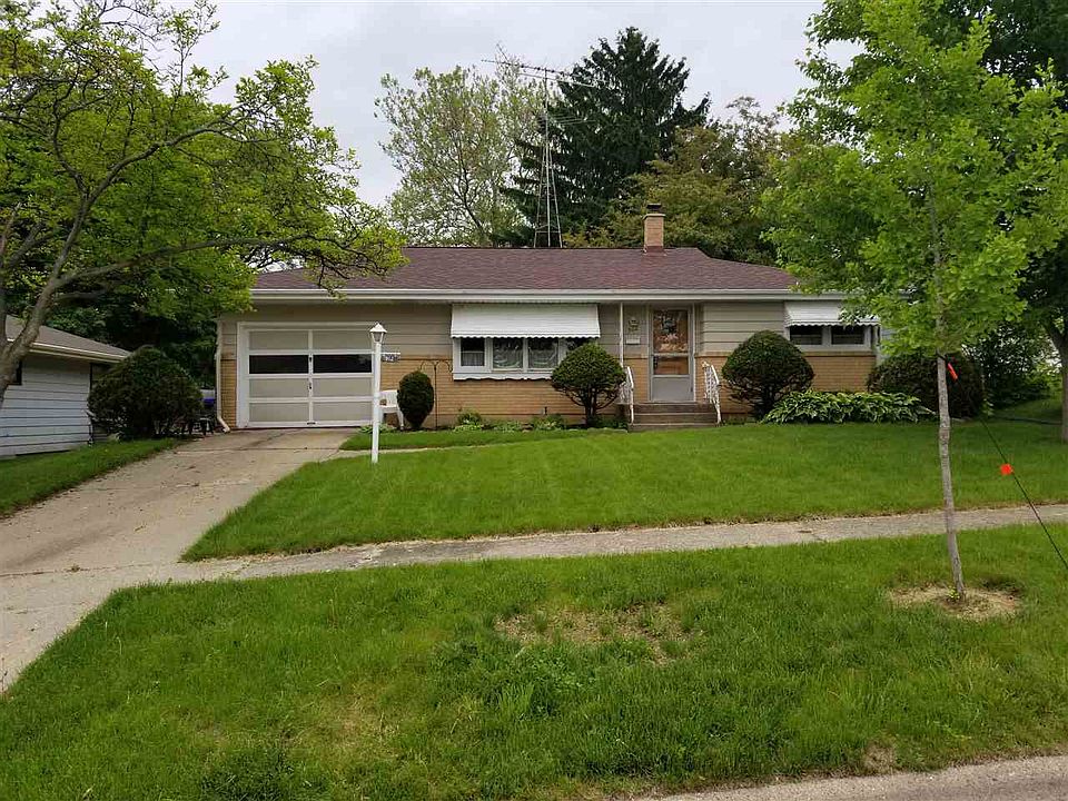 1st image of 912 Emerson Dr