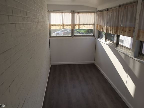 3rd image of 98 Milton Ave