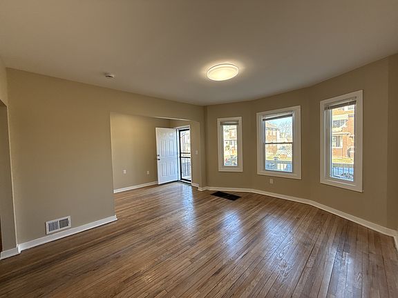4th image of 1431 W Euclid Ave