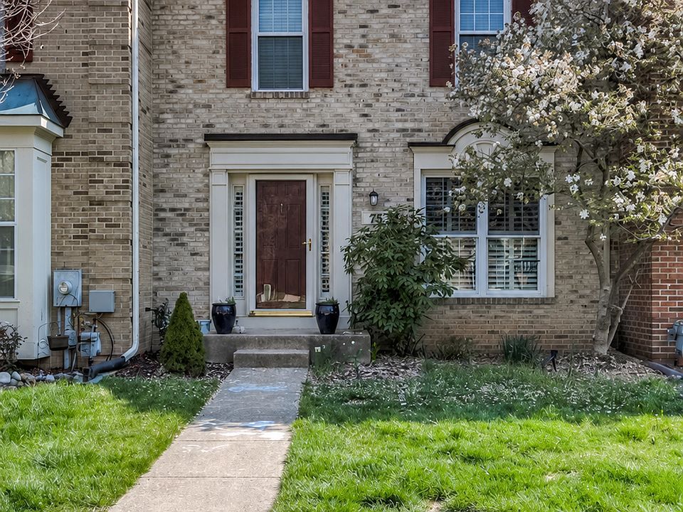 1st image of 715 Leister Dr