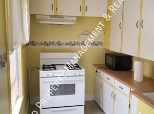 25 Rivulet St #2R, Woonsocket, RI 02895