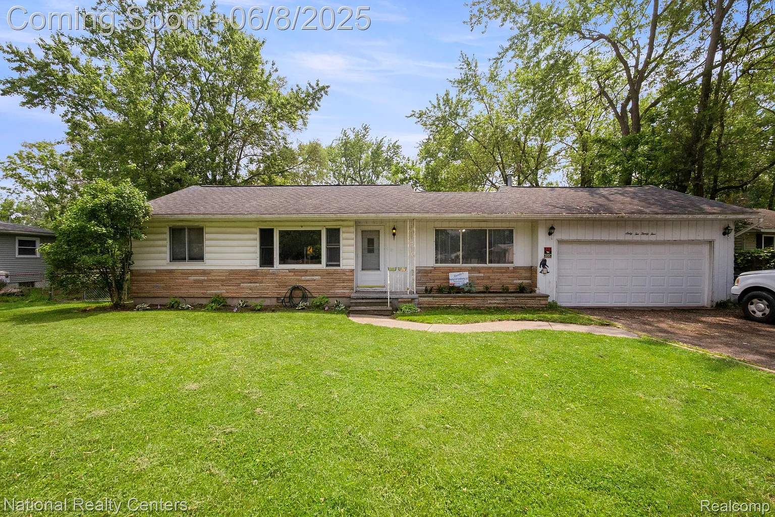 6235 Williams Lake Rd photo 1