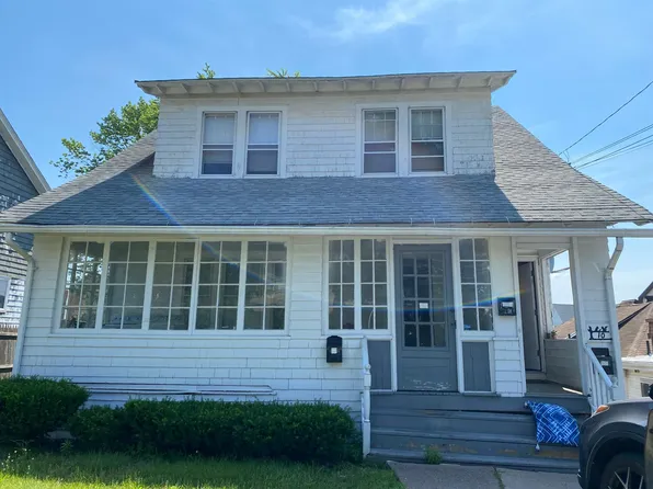 10 Fairlawn St #2, West Hartford, CT 06119