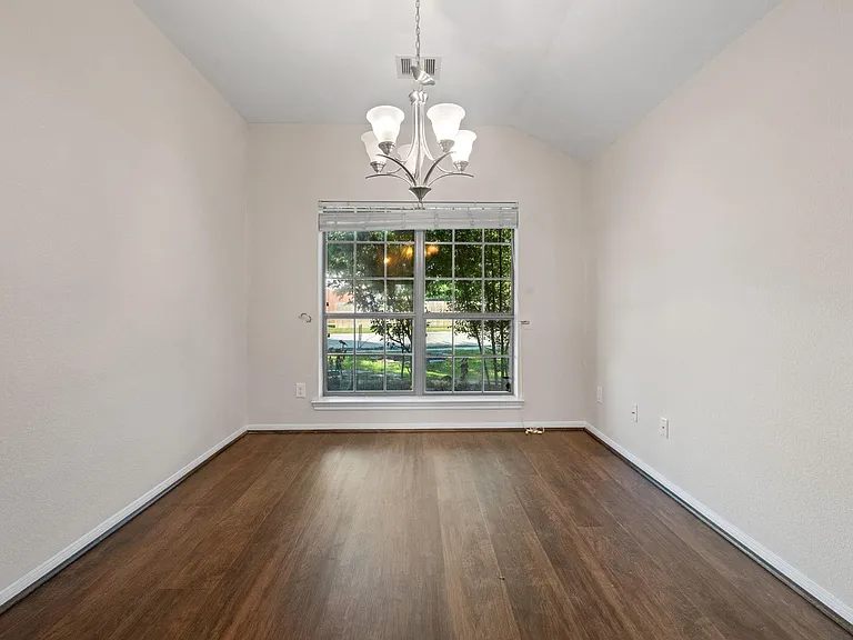 3027 Lockeridge Village Dr — Photo 7