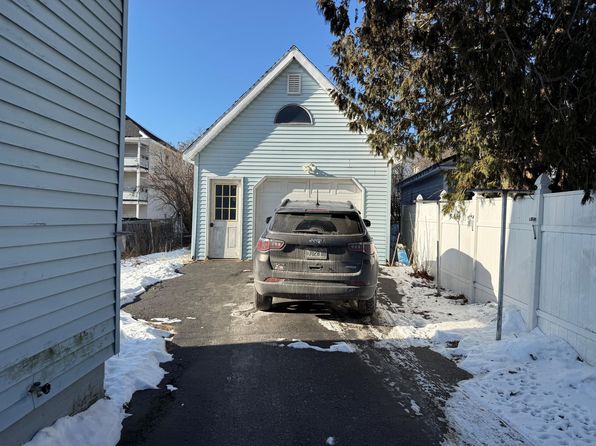 4 Maple Street, Jay, ME 04239
