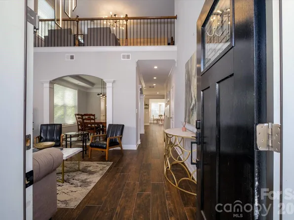 5401 Casper Dr, Charlotte, NC 28214