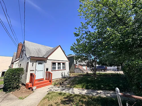 2585 Beach Dr Photo 1