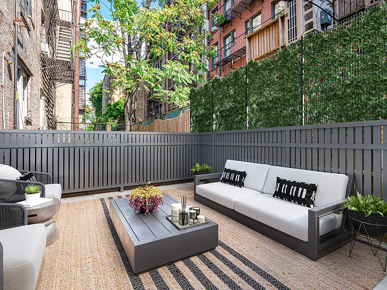 210 W 10th St #1B — Photo 1