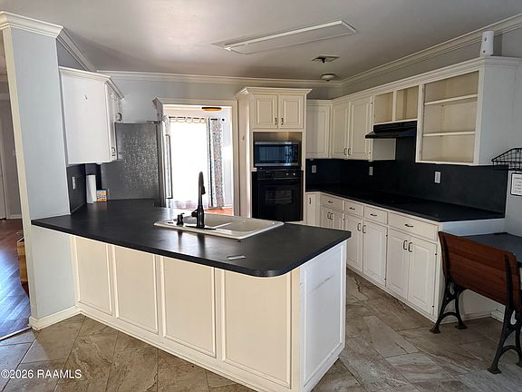 2nd image of 1034 Hollow Oaks Rd