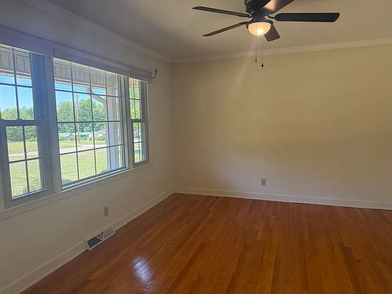 3841 N Highway 101 — Photo 16
