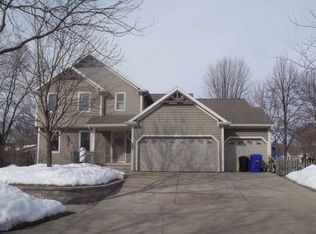 1316 E Shade Tree Ln, Appleton, WI 54915