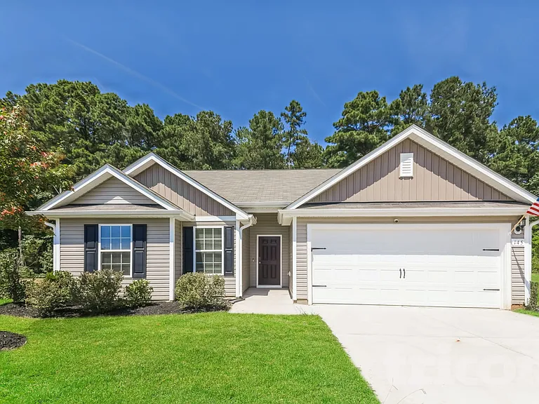 145 Bounding Ln — Photo 1