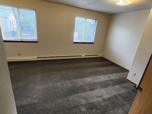4th image of 900 7th Ave S