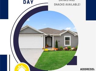 550 Mac St, Prairie Grove, AR 72753