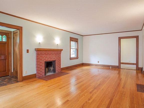 3rd image of 231 Buena Vista Ave