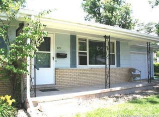 2211 8th Street Cir, Charleston, IL