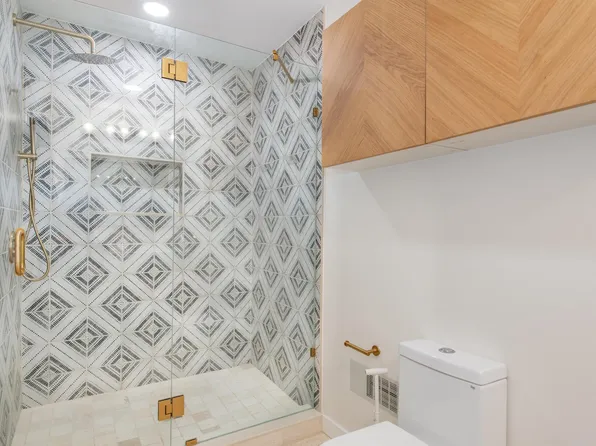 6137 Adams Street image 14 of 16