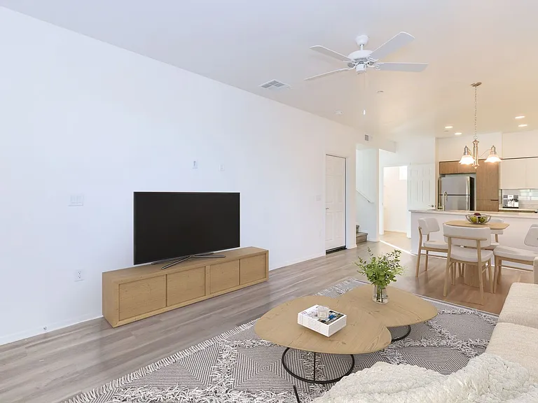 San Luciano Townhomes — Photo 22