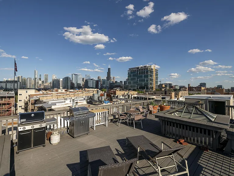 1160 W Grand Ave #3R — Photo 2