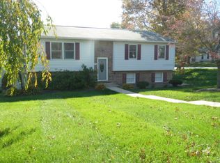 704 Saint Johns Pl, Dallastown, PA 17313