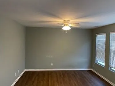 3 bed, 2.5 bath, 1800 sqft, $1,900 — Photo 4