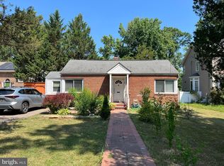 9444 Dubarry Ave, Lanham, MD 20706