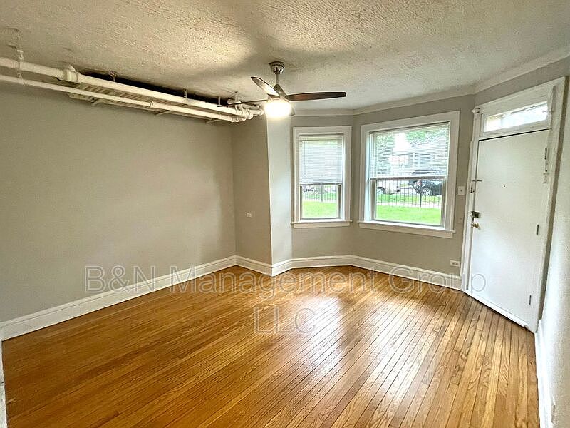 1st image of 4893 N Hermitage Ave