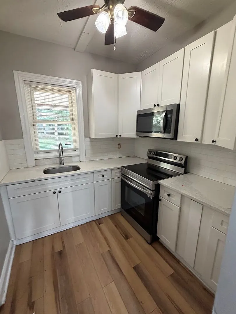 3 Bedroom House — Photo 1
