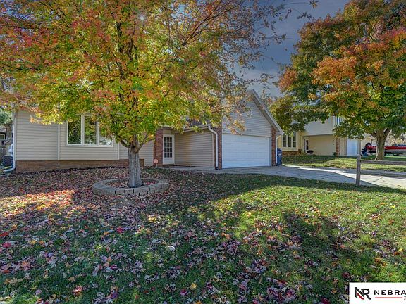 3rd image of 3725 Falcon Dr