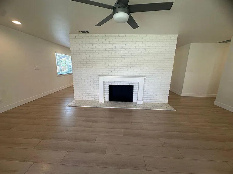 9101 Rosewood Dr — Photo 17